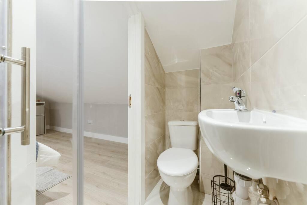 Charming Central London Kitchenette - Your Ideal Stay In The Heart Of The City Kültér fotó